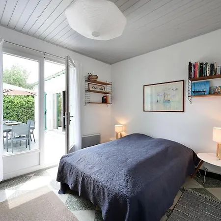 889 Les Fontaines Proche Villa *