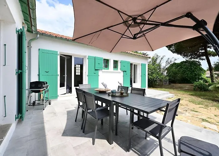 889 Les Fontaines Proche Villa *